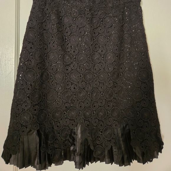 Anthropologie Black Lace Skirt - Size 8 - Picture 5 of 5